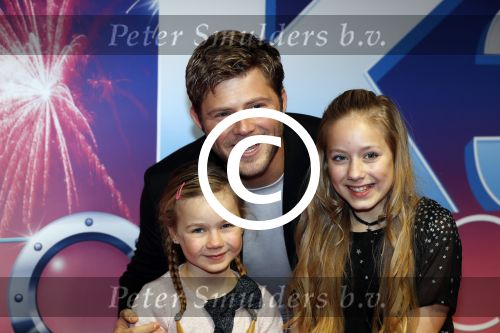 Amsterdam 10 december 2017
Premiere K3 in Tuschinski. Tim Douwsma met nichtjes