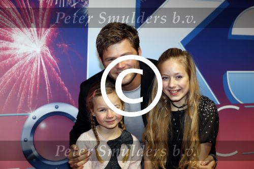 Amsterdam 10 december 2017
Premiere K3 in Tuschinski. Tim Douwsma met nichtjes