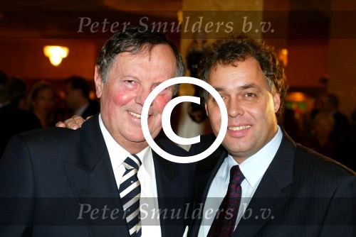 Amsterdam 17 decmber 2001

Princess kerstborrel in het Grace Theater.
Aad Ouborg en Tom Westermeijer

Peter Smulders bv
