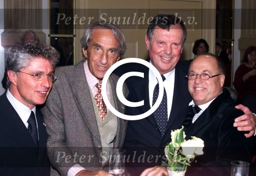 Amsterdam, 21 december 1999
Rita Reijs 75 jaar

Tom Westermeijer Sr. met Paul Huf, Jacques D\'Ancona en Joop Braakhekke

PETER SMULDERS BV