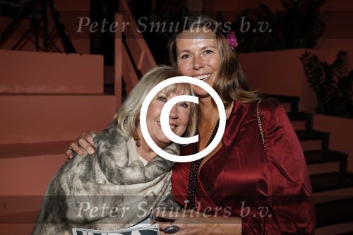 Amsterdam 14 november 2017
Presentatie Linda Man met Linda de Mol en Johnny de Mol in de bijlmerbajes.
Willeke Alberti Danielle van t Schip en Anouk