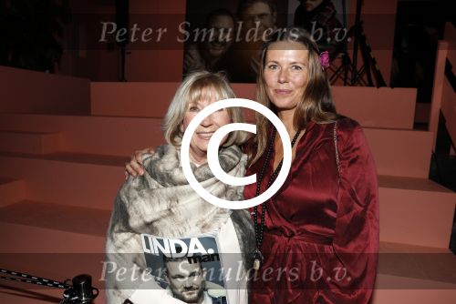 Amsterdam 14 november 2017
Presentatie Linda Man met Linda de Mol en Johnny de Mol in de bijlmerbajes.
Willeke Alberti Danielle van t Schip en Anouk