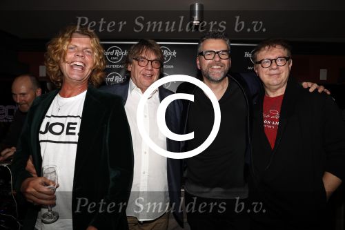Amsterdam 16 november 2017 
Boekpresentatie William Rutten bij hard Rock cafe. William met Toni Peroni Henk Westbroek en Henk Temming ( Goede doel)
