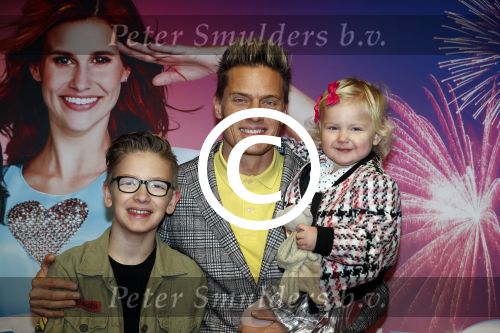 Amsterdam 10 december 2017
Premiere K3 in Tuschinski. Winston Post et kinderen