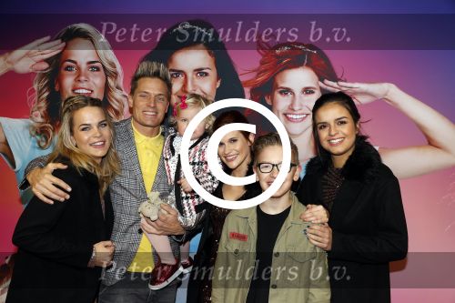 Amsterdam 10 december 2017
Premiere K3 in Tuschinski. Winston Post et kinderen