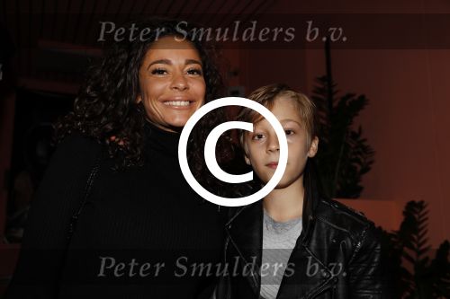 Amsterdam 14 november 2017
Presentatie Linda Man met Linda de Mol en Johnny de Mol in de bijlmerbajes. fajah Lourens met zoon
