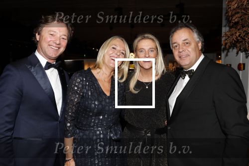Amsterdam 6 december 2018
Openingsavond VIP van de luxery fair in de RAI. Aad en Dorien Ouborg  met Frits Sissing en zijn vrouw