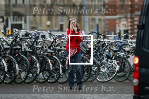 Amsterdam 20 november 2018
Adelheid Roossen staat voor Palladium te bellen.