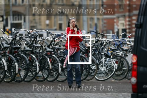 Amsterdam 20 november 2018
Adelheid Roossen staat voor Palladium te bellen.