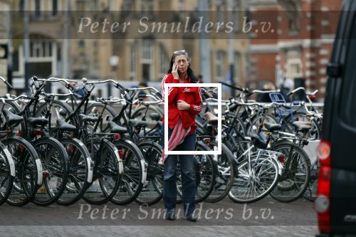 Amsterdam 20 november 2018
Adelheid Roossen staat voor Palladium te bellen.