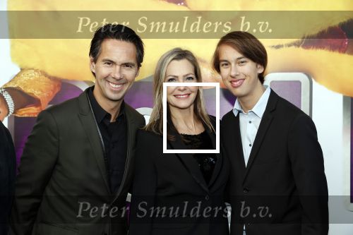 Rotterdam 9 december 2018
Premiere Bon Bini Holland 2 in pathe Rotterdam. Allan hardenberg met vrouw en zoon