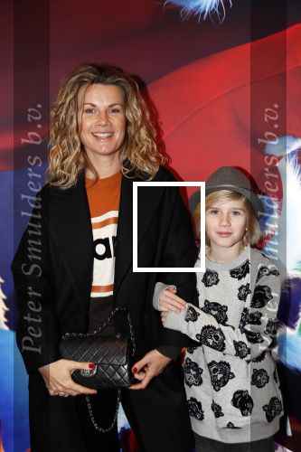 Amsterdam 24 november 2018
Premiere van de Grinch in pathe arena.
Annette Barlo met zoon en vriendjes
