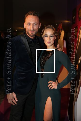 Rotterdam 2 december 2018
Anouk Maas met haar nieuwe vriend Michel Molder bij premiere Addams Family in Nieuwe Luxor.