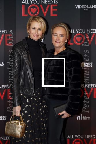 Amsterdam 26 november 2018
Premiere All you need is love in het delamar theater. Anouk Smulders met Maya de Ridder