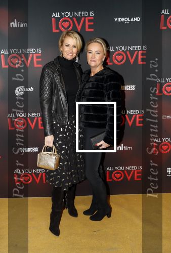 Amsterdam 26 november 2018
Premiere All you need is love in het delamar theater. Anouk Smulders met Maya de Ridder