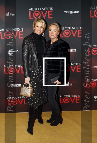 Amsterdam 26 november 2018
Premiere All you need is love in het delamar theater. Anouk Smulders met Maya de Ridder