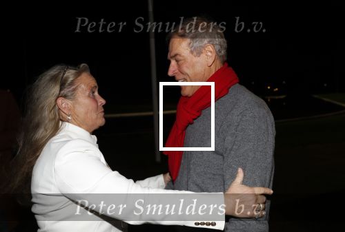 Puttershoek 8 december 2018
Presentatie boek Kees Verkerk. Ard Schenk en zijn vrouw krijgen allebei het eerste boek overhandigd.