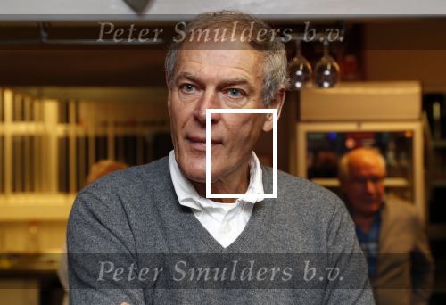 Puttershoek 8 december 2018
Presentatie boek Kees Verkerk. Ard Schenk en zijn vrouw krijgen allebei het eerste boek overhandigd.