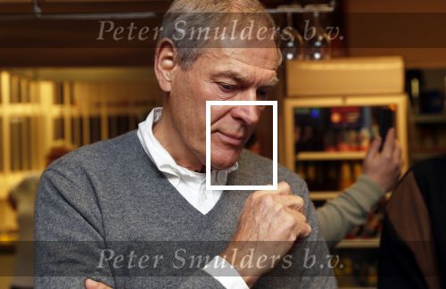 Puttershoek 8 december 2018
Presentatie boek Kees Verkerk. Ard Schenk en zijn vrouw krijgen allebei het eerste boek overhandigd.