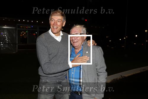 Puttershoek 8 december 2018
Presentatie boek Kees Verkerk. Ard Schenk en zijn vrouw krijgen allebei het eerste boek overhandigd.
