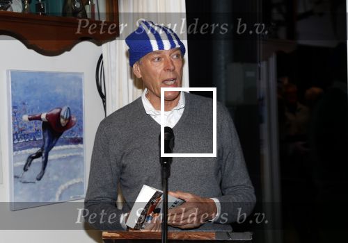 Puttershoek 8 december 2018
Presentatie boek Kees Verkerk. Ard Schenk en zijn vrouw krijgen allebei het eerste boek overhandigd.