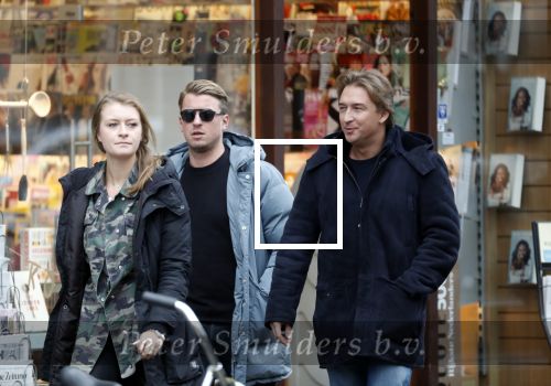 Amsterdam 22 november 2018
Bart Willemsen ( vriend Sylvie meis) op terras en straat in Amsterdam zuid.