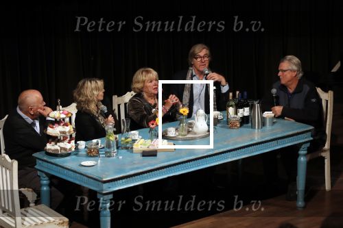 Hilversum 3 december 2018
Tineke de Nooij krijgt ouvre award bij beeld en geluid. Bert v d Veer ea