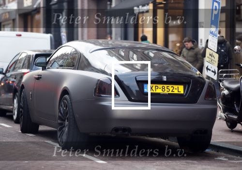 Amsterdam 23 november 2018
Rapper Boef en Frenna op de pc hooftstraat. Boef loopt met krukken en kwam met zijn Rolls Royce.