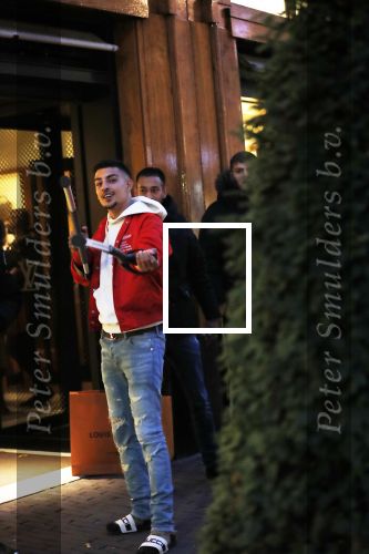 Amsterdam 23 november 2018
Rapper Boef en Frenna op de pc hooftstraat. Boef loopt met krukken en kwam met zijn Rolls Royce.