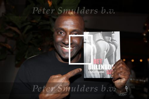 Amsterdam 11 december 2018
Boekpresentatie van Carlos Lens  ( Het billenboek) bij George.