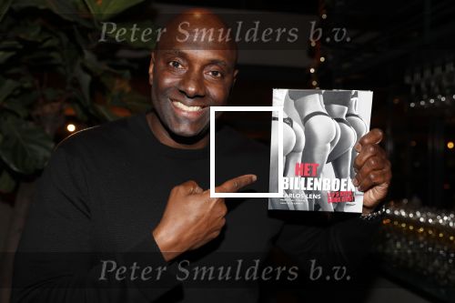Amsterdam 11 december 2018
Boekpresentatie van Carlos Lens  ( Het billenboek) bij George.