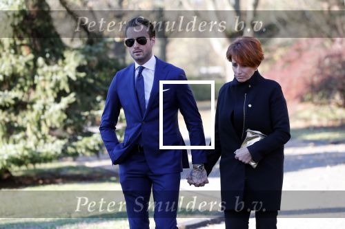 Amstertdam 17 november 2018
Crematie oma van Donny en dave Roelvink op werstgaarde. Dave met zijn moeder Lucienne