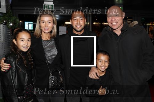 Amsterdam 11 december 2018
Modeshow en feest Nikkie Plessen met heel veel artiesten in AFAS live. Denny Landzaat met vrouw kinderen en