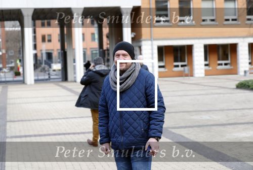 Den Bosch 30 november 2018
Rechtszaak tussen Johan Vlemmix en Patricia Paay. Johan kwam met een look a like pop ( in rolstoel) van zichzelf en Patricia kwam met haar man Robbert Hinfelaar naar de rechtbank in Den Bosch. Eendevanger was ook aanwezig