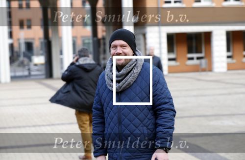 Den Bosch 30 november 2018
Rechtszaak tussen Johan Vlemmix en Patricia Paay. Johan kwam met een look a like pop ( in rolstoel) van zichzelf en Patricia kwam met haar man Robbert Hinfelaar naar de rechtbank in Den Bosch. Eendevanger was ook aanwezig