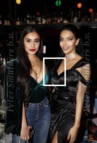 Amsterdam 27 november 2018
Presentatie Amsterdam XXXL magazine bij Butcher in de ADAM toren. Elvira met een vriendin