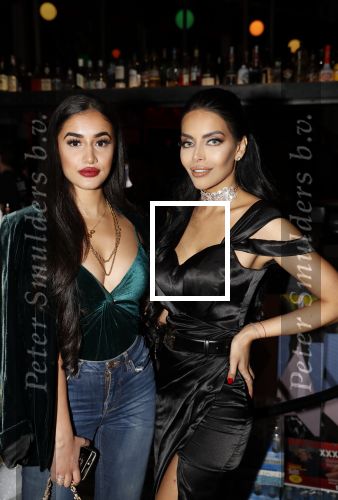 Amsterdam 27 november 2018
Presentatie Amsterdam XXXL magazine bij Butcher in de ADAM toren. Elvira met een vriendin