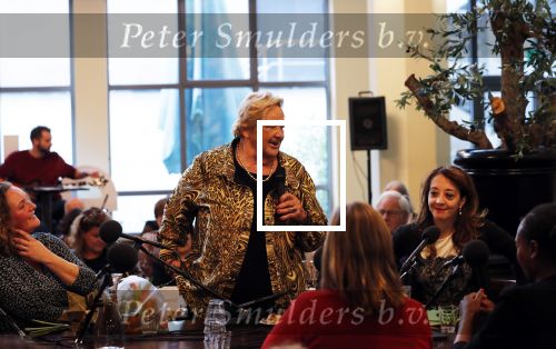 Den Haag 3 december 2018
Minister Hugo de Jonge arriveert bij libelle Nieuwscafe ( in Dudok. Ebru Umar interviewt hem.