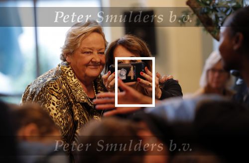 Den Haag 3 december 2018
Minister Hugo de Jonge arriveert bij libelle Nieuwscafe ( in Dudok. Ebru Umar interviewt hem.