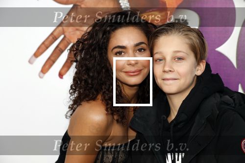 Rotterdam 9 december 2018
Premiere Bon Bini Holland 2 in pathe Rotterdam. Fajah Lourens met zoontje