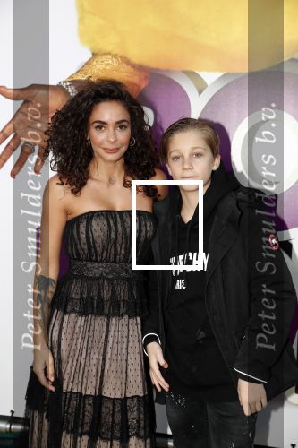 Rotterdam 9 december 2018
Premiere Bon Bini Holland 2 in pathe Rotterdam. Fajah Lourens met zoontje