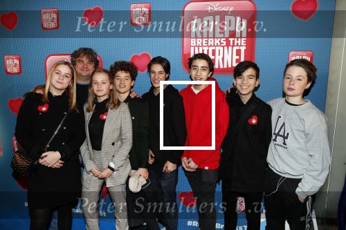 Amsterdam 8 december 2018
Premiere van Ralph Breaks the Internet in Pathe Arena. Frank Lammers met dochter en vriendjes