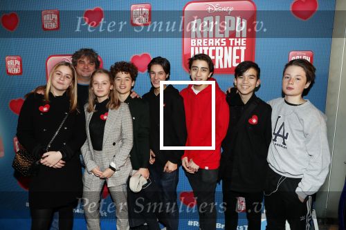 Amsterdam 8 december 2018
Premiere van Ralph Breaks the Internet in Pathe Arena. Frank Lammers met dochter en vriendjes