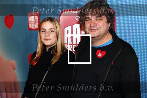 Amsterdam 8 december 2018
Premiere van Ralph Breaks the Internet in Pathe Arena. Frank Lammers met dochter en vriendjes