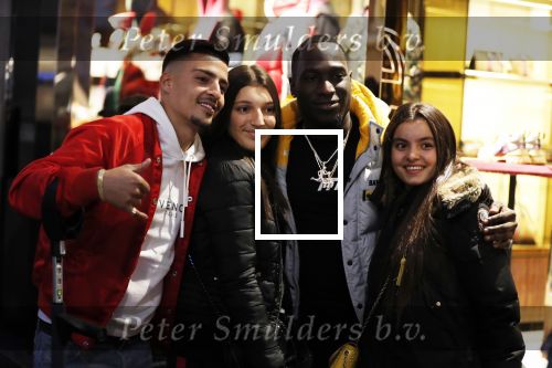 Amsterdam 23 november 2018
Rapper Boef en Frenna op de pc hooftstraat. Boef loopt met krukken en kwam met zijn Rolls Royce.