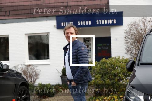 Nederhorst den Berg 5 december 2018
Opnames liedje voor afscheid Edwin Evers door heel veel collegaâ€™s en artiesten in de Bullet sound studioâ€™s. Frits Sissing