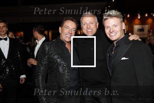 Amsterdam 6 december 2018
Openingsavond VIP van de luxery fair in de RAI. Gorodn met Gerard Joling Thomas Berge en zijn nieuwe vriend (links op foto)