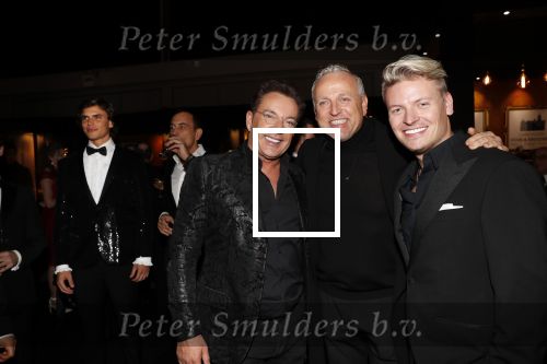 Amsterdam 6 december 2018
Openingsavond VIP van de luxery fair in de RAI. Gorodn met Gerard Joling Thomas Berge en zijn nieuwe vriend (links op foto)