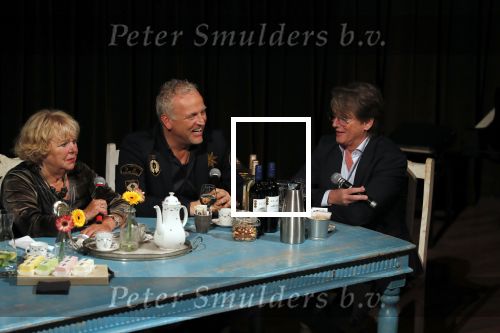 Hilversum 3 december 2018
Tineke de Nooij krijgt ouvre award bij beeld en geluid. Gordon en Erik de Zwart