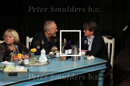 Hilversum 3 december 2018
Tineke de Nooij krijgt ouvre award bij beeld en geluid. Gordon en Erik de Zwart
